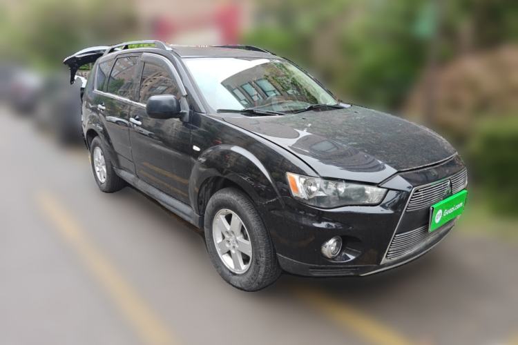 Used Mitsubishi Outlander 2012 Kijang 2.0 Urban Navigation Edition Front Right 45 Deg