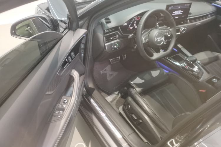 Used Audi A4L 2023 40 TFSI quattro Luxury Dynamic Edition
