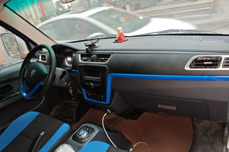 Used Jinbei New Dolphin EV 2023 Comfort-Style Van Corrugated Version 42.3 kWh
