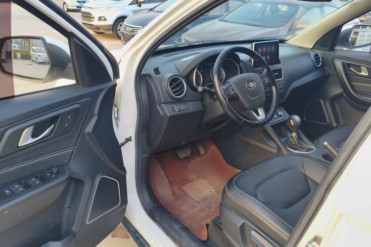 Used Bestune X40 2018 Internet Celebrity Edition 1.6L Automatic Luxury Version
