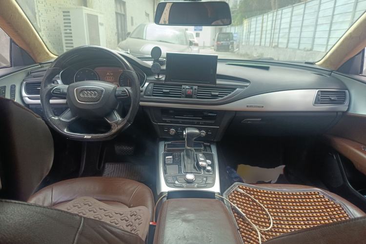 Used Audi A7 2013 35 FSI quattro Ambition Edition Center Console