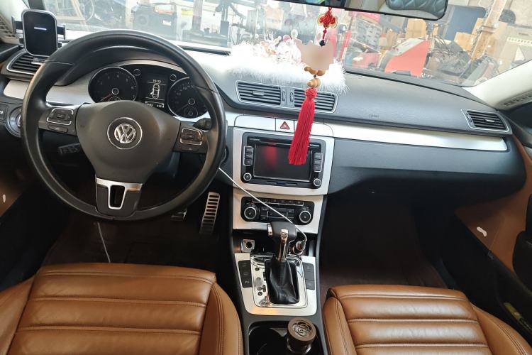 Used Volkswagen FAW-Volkswagen CC 2011 2.0 TSI Prestige Edition Center Console