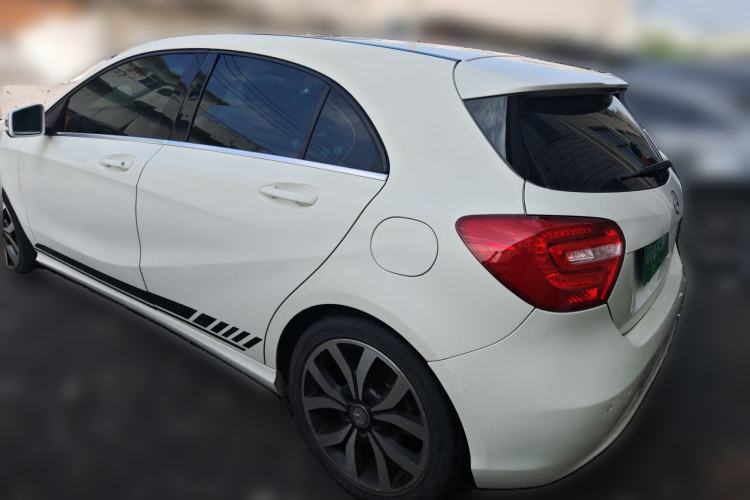 Used Mercedes-Benz A-Class 2015 A 200 Fashion Model
