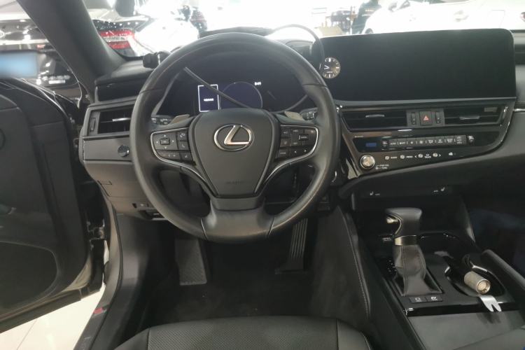 Used Lexus ES 2022 300h Excellence Edition

