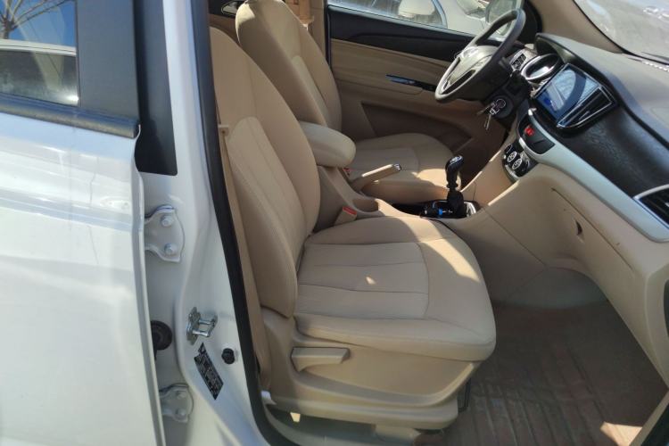 Used Baojun 730 2019 1.5L Manual Value Edition 7 Seats China VI Emission Standard