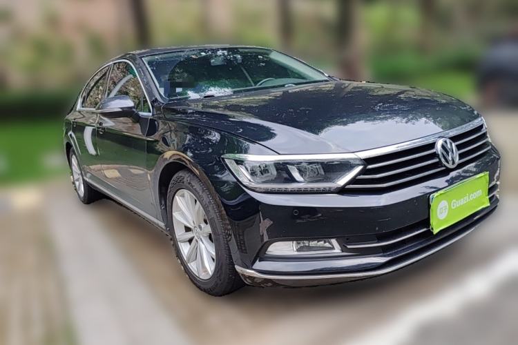 Used Volkswagen Magotan 2019 330TSI DSG Leading Model China VI Standard Front Right 45 Deg