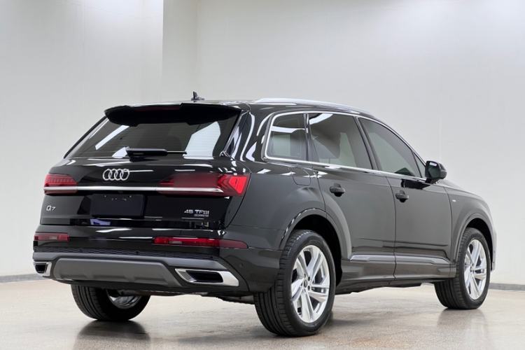 Used Audi Q7 2023 45 TFSI quattro S line Sport model