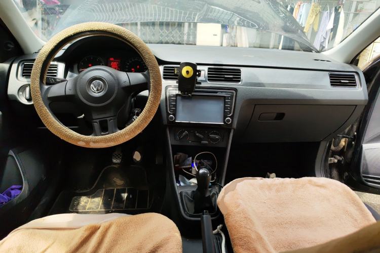 Used Volkswagen Santana 2013 1.6L Manual Fashion Edition Center Console