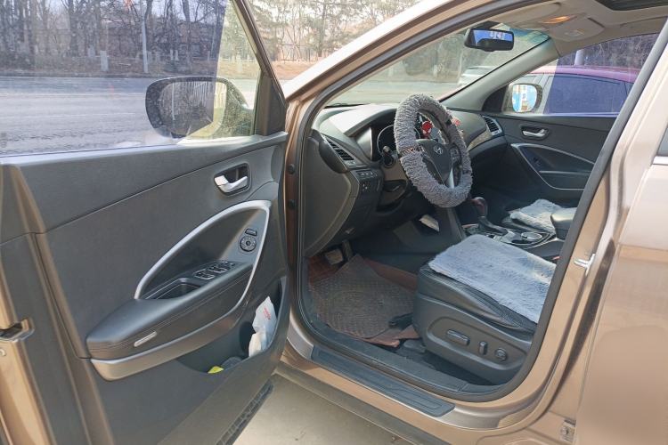 Used Hyundai Santa Fe 2013 2.4L Automatic Two-Wheel Drive Smart Version