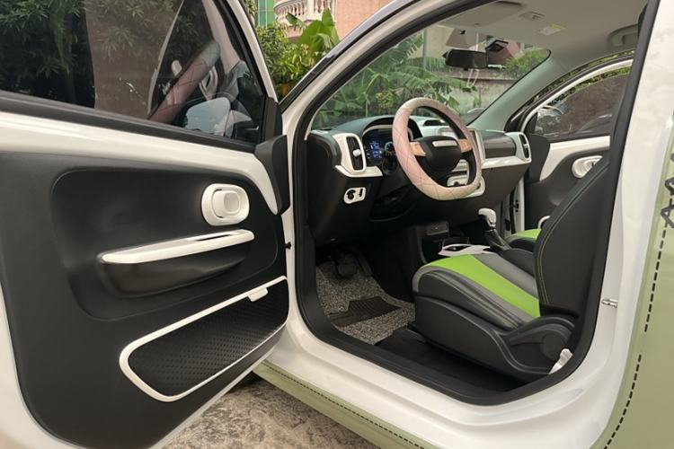 Used Roewe Clever 2021 302 km New Four-Seater Super-Efficient Version