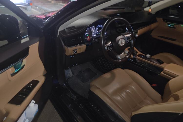 Used Lexus ES 2015 300h Comfort Edition