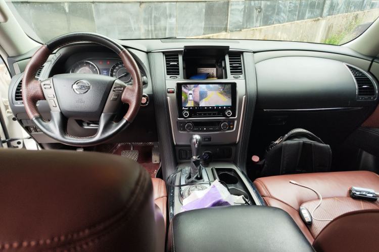 Used Nissan Patrol 2018 4.0L LinkedIn Edition Center Console