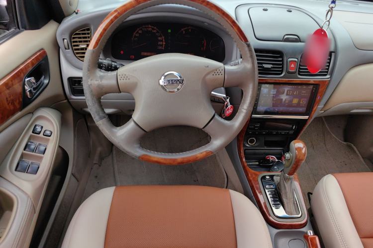 Used Nissan Lannia 2004 Zhizun 2.0L Automatic Comfort Model Steering Wheel