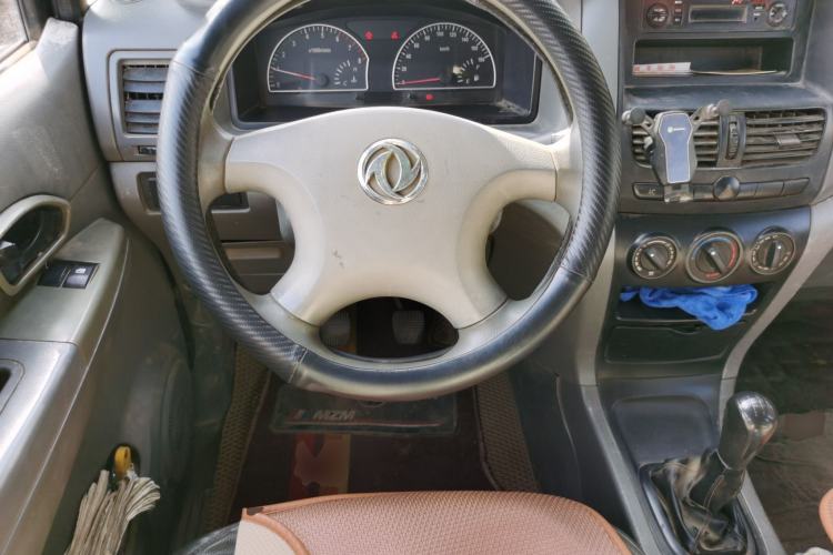 Used Dongfeng Shuaike 2011 1.5L Manual Standard Model 7 Seats China IV Standard Steering Wheel