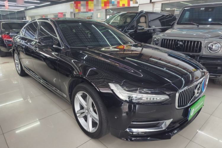 Used Volvo S90 2019 T5 Zhiyuan Edition Front Right 45 Deg
