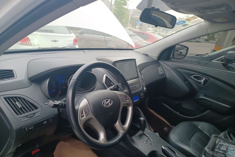 Used Hyundai ix35 2015 2.0L Automatic 2WD Smart Version China V Standard
