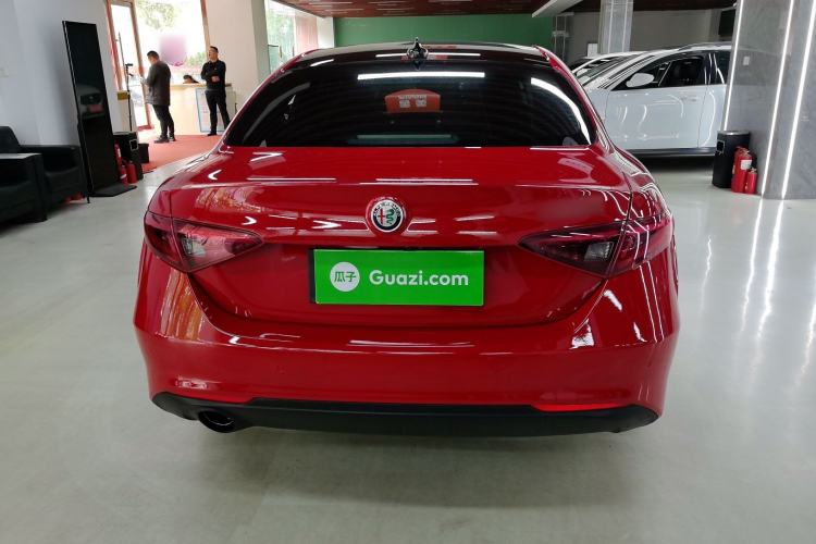 Used Alfa Romeo Giulia 2017 2.0T 200HP Luxury Edition
