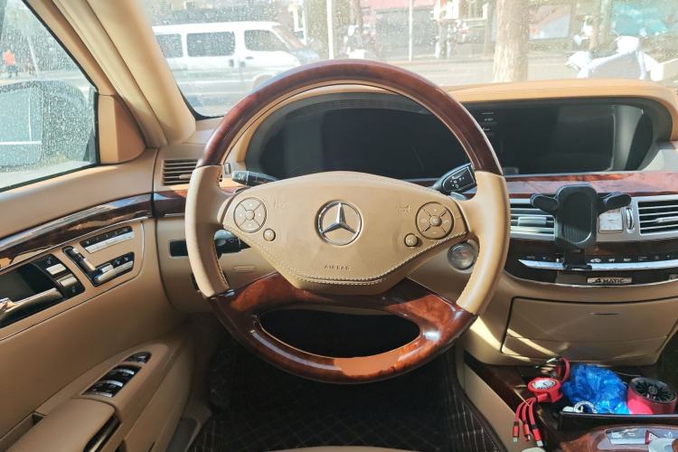 Used Mercedes-Benz S-Class 2010 S 300 L Luxury Model Steering Wheel