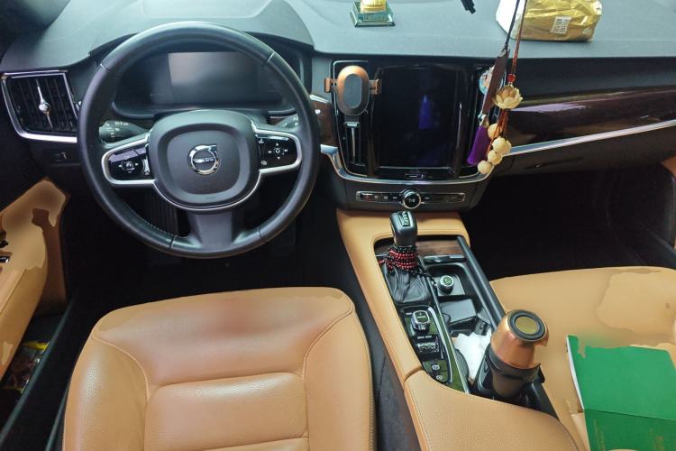Used Volvo S90 2017 T4 Zhiyuan Edition Center Console