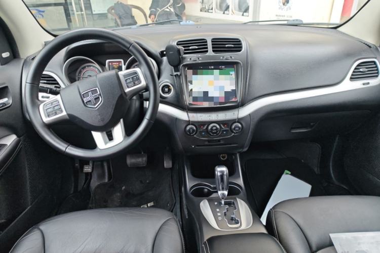 Used Dodge Journey 2013 2.4L Two-Wheel Drive Luxury Version
