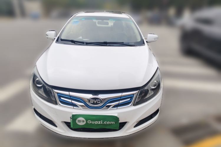Used BYD e5 2018 450 Smart Connect Deluxe Edition Front