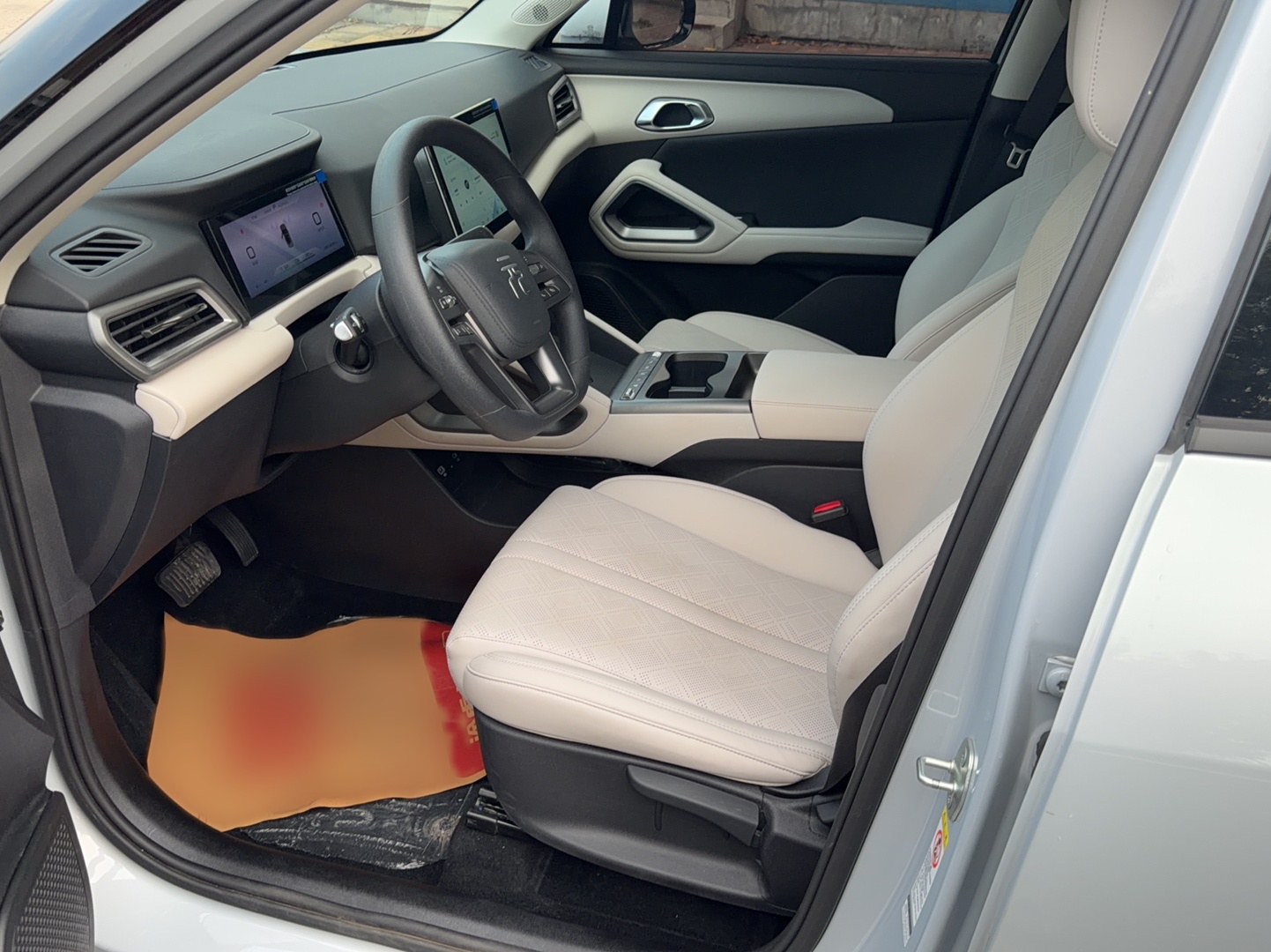 BYD Yuan UP 2025 Model 301KM Leading Version — снимка 8