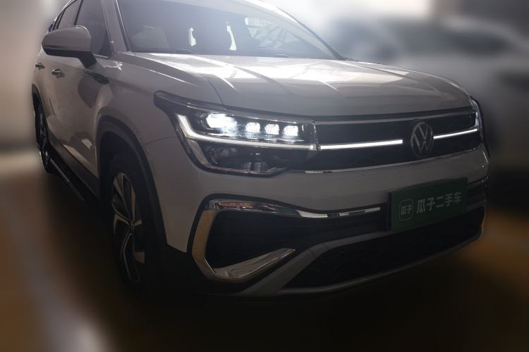 Used Volkswagen Tharu 2023 300TSI Two-Wheel-Drive Full Moon Edition Front Right 45 Deg