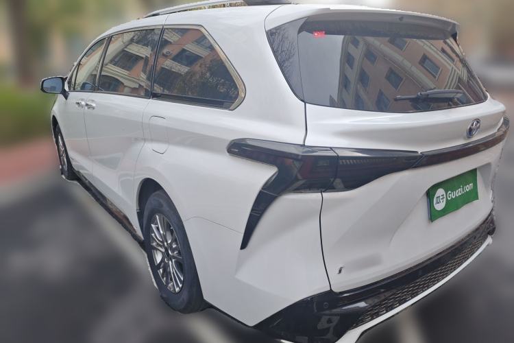 Used Toyota SIENNA 2021 2.5L Hybrid Premium Edition Rear Left 45 Deg