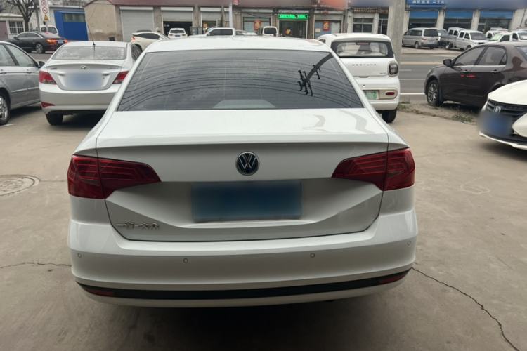 Used Volkswagen Bora 2016 1.6L Automatic Fashion Model Exterior 4