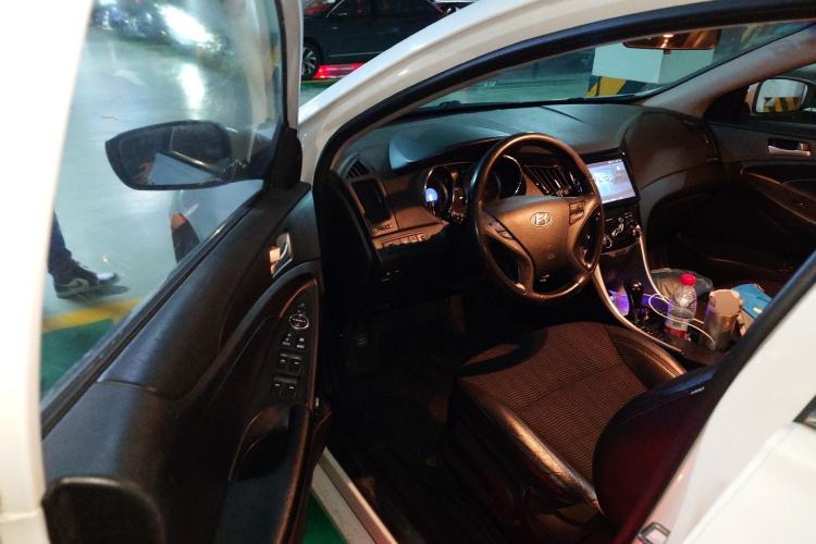 Used Hyundai Sonata 2011 2.0L Automatic Leading Edition Driver Seat