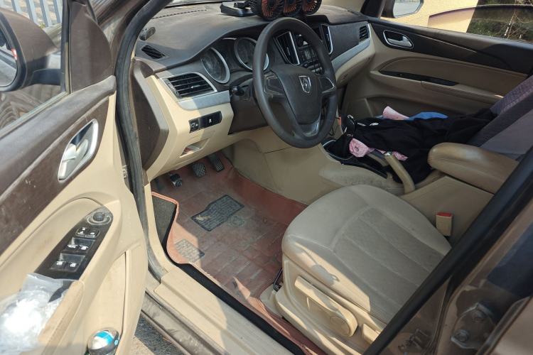 Used Baojun 730 2016 1.5L Manual Standard Version 7 Seats
