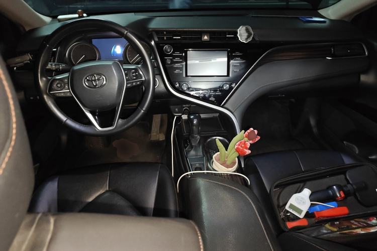 Used Toyota Camry 2018 2.0G Luxury Edition
