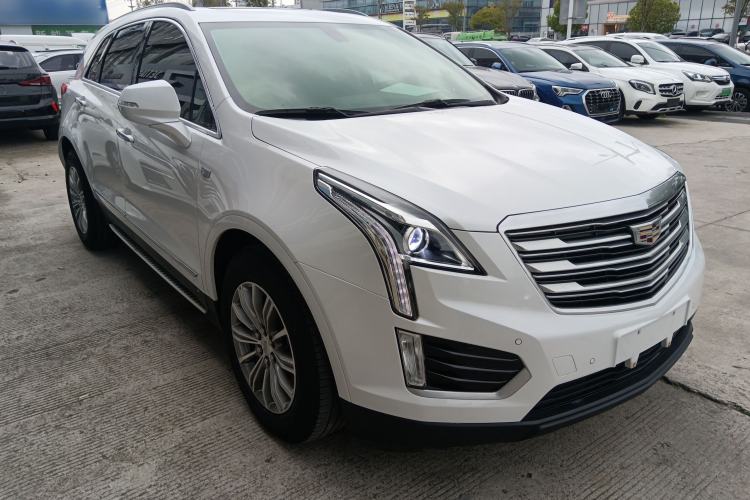 Used Cadillac XT5 2018 25T Luxury Model Front Right 45 Deg