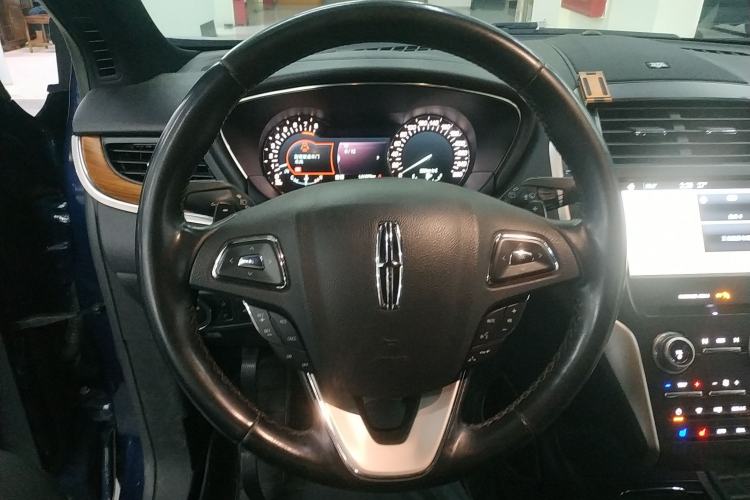 Used Lincoln MKC 2017 2.0T Two-Wheel-Drive Luxury Edition
