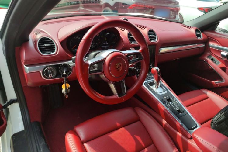 Used Porsche 718 2020 Boxster 2.0T Center Console