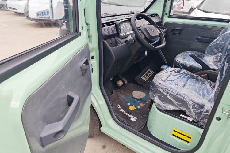 Used REACH MINI Truck 2025 Model 150 km Van—Aggressive Edition
