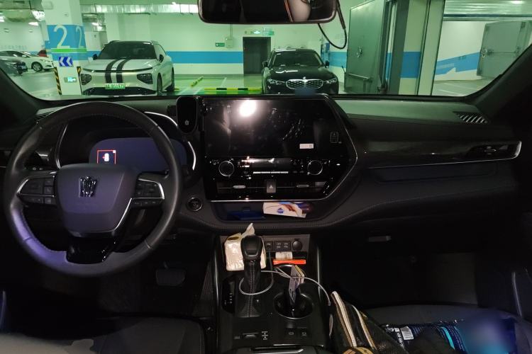 Used Toyota Crown Kluger 2024 2.5L HEV Two-Wheel Drive Luxury Edition Center Console