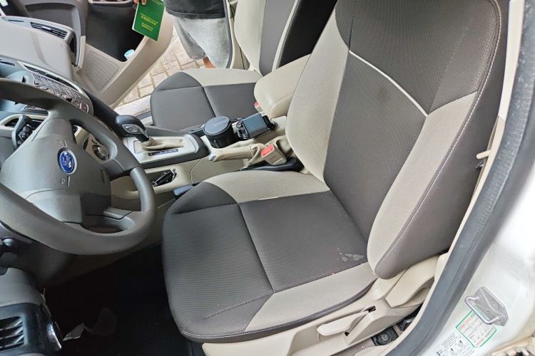 Used Ford Focus 2012 Sedan 1.6L Automatic Comfort Model
