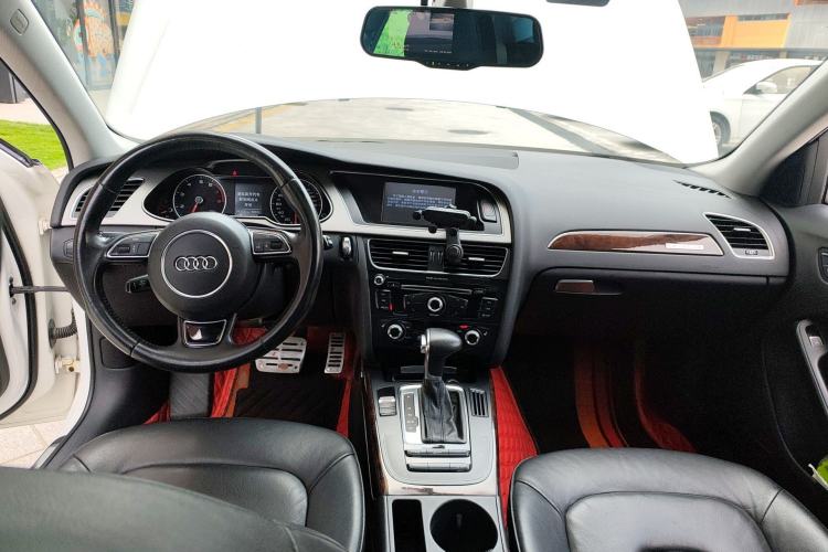 Used Audi A4L 2015 35 TFSI Automatic Comfort Model Center Console