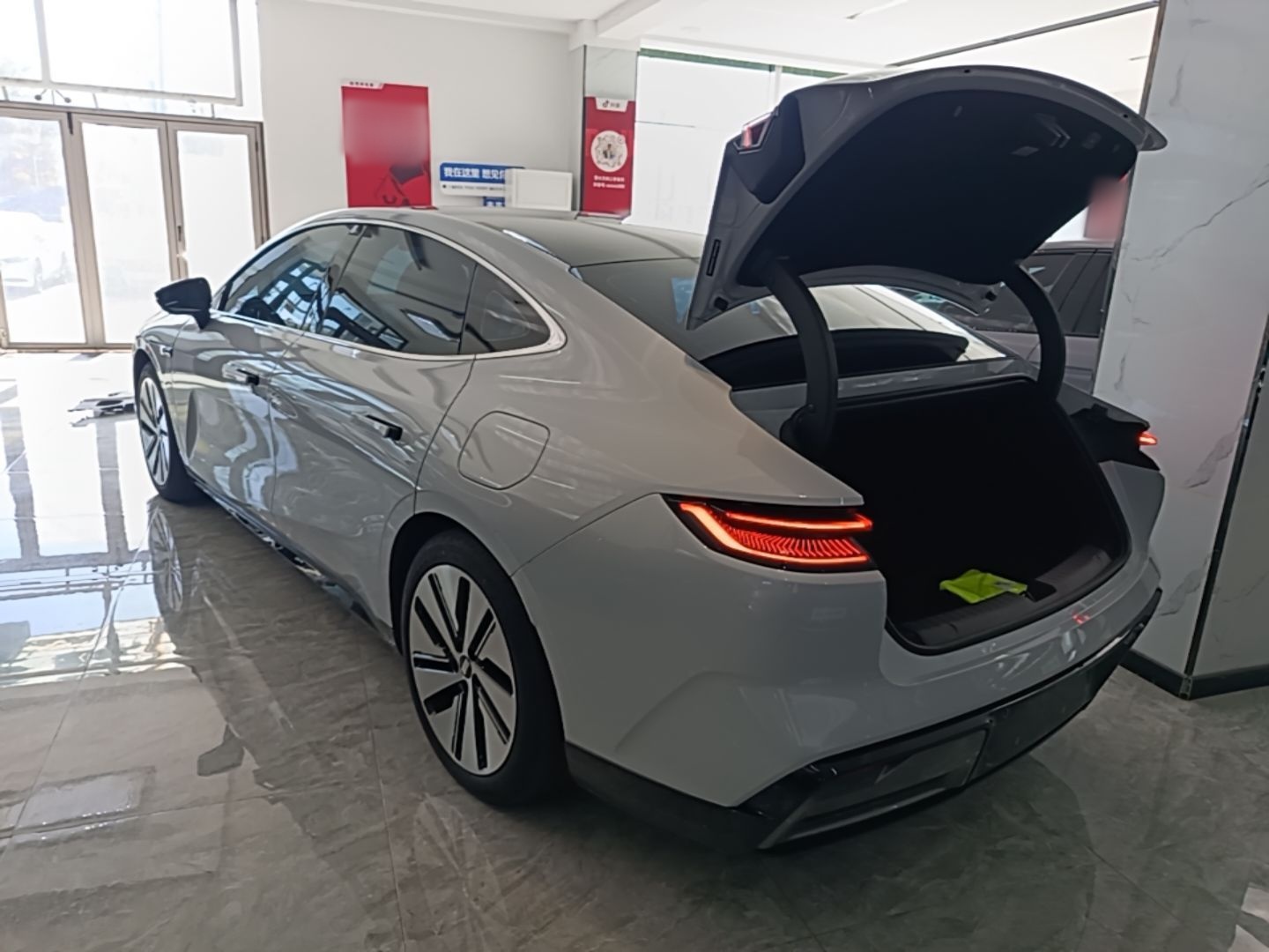 Geely Galaxy E8 2024 550 km Range Rear-Drive MAX — снимка 4