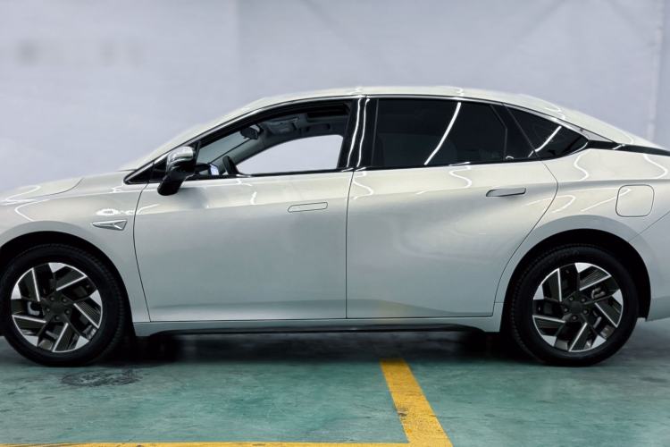 Used AION S Plus 2023 70 Intelligent Edition Lithium Iron Phosphate Exterior 4