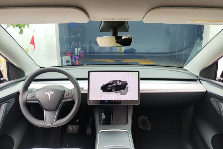 Used Tesla Model Y 2023 Long-Range All-Wheel-Drive Version