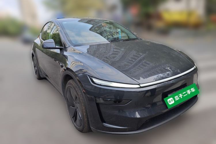 Used Tesla Model Y 2025 Rear-Wheel Drive First Edition Front Right 45 Deg