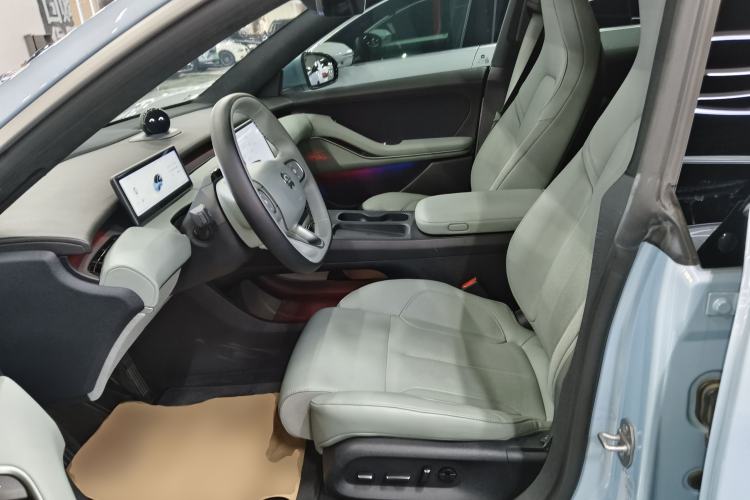Used Nio ET5 2022 75 kWh Left Front Seat