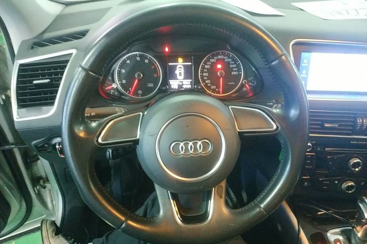 Used Audi Q5 2016 40 TFSI Trendy Edition Steering Wheel
