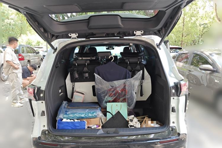 Used Toyota Sienna 2023 2.5L Hybrid Deluxe Edition