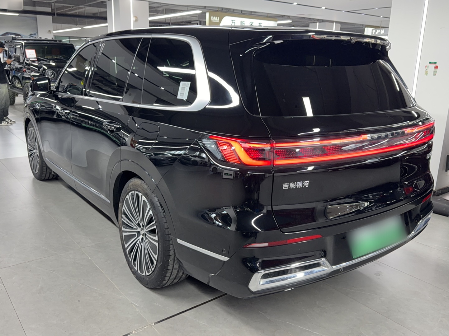 Geely Galaxy M9 2025 Model 210km Four-Wheel-Drive Leading Edition — снимка 5