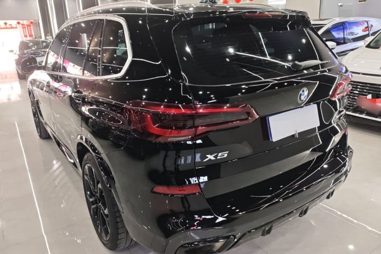 Used BMW X5 2022 xDrive 40Li Luxury Edition M Sport Package
