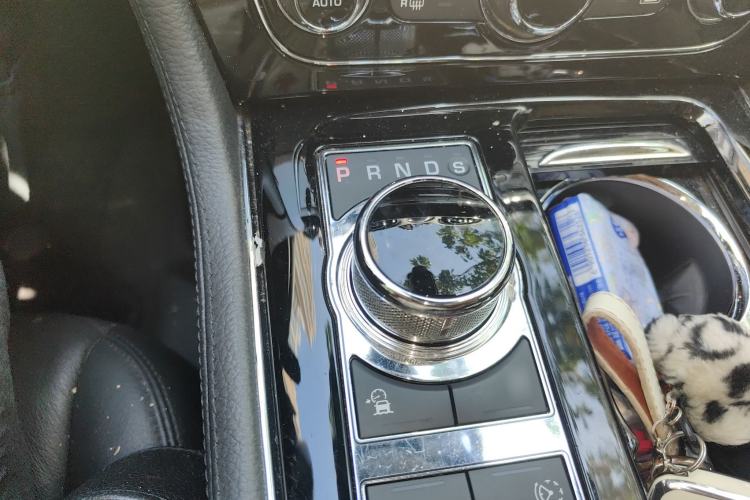 Used Jaguar XJ 2018 XJL 3.0 SC Two-Wheel-Drive Elegant Business Edition Gear Lever