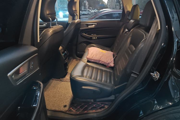 Used Ford Edge 2015 2.0T GTDi Two-Wheel-Drive High-Line Version